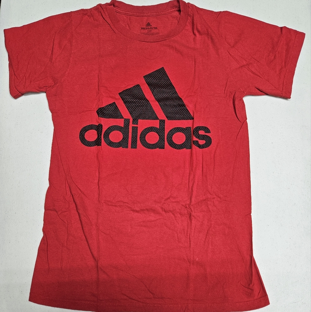 Adidas Red Basic Badge Of Sport T-Shirt S